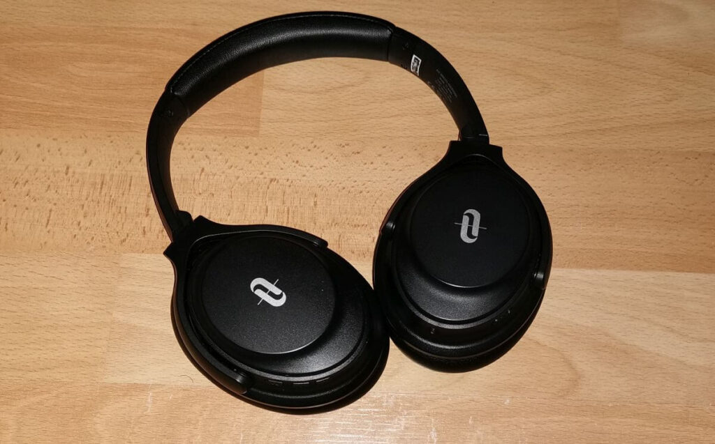 Image showing a headset that has good bass